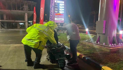 Kazada motosiklet devrildi: Yaralanan sürücü 4.00 promil alkollü çıktı