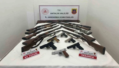Kepezde ruhsatsız 21 silah ele geçirildi