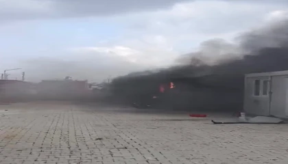 Kırıkhanda konteyner yangını