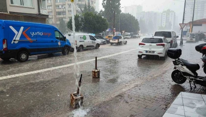 Kısa süren yağmur hayatı felç etti