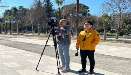 Koreli basın mensubundan depremin yıktığı Hataydaki çalışmalara övgü dolu sözler