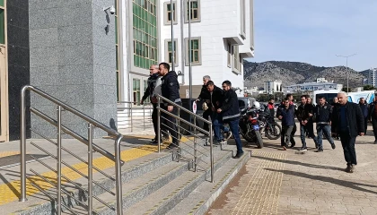 Köy kuşatıldı, katiller ile onlara yardım edenler yakalandı: 4 şüpheli adliyeye sevk edildi