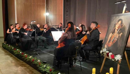 Mersinde kazada hayatını kaybeden keman sanatçısı Laçin Akyol unutulmadı