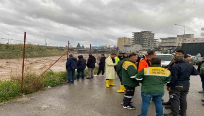 Mersinde sağanak yağmur etkili oluyor