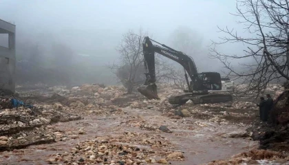 Mersinde selin vurduğu kırsal mahallelerde yaralar sarılıyor