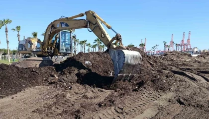 Mersinde yağıştan etkilenen bölgelerde onarım çalışması sürüyor