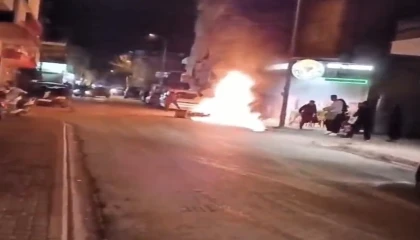 Motosiklet alev alev yandı