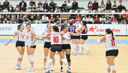 Muratpaşa Belediyespor çıkışta