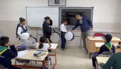 Osmaniyede Ramazan davulu okulda çaldı, gelenek canlandı