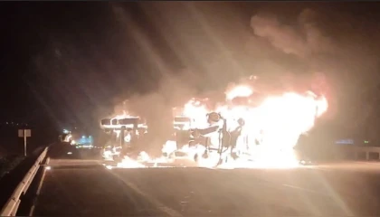 Osmaniyede seyir halindeki tır alev alev yandı