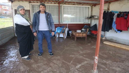 Sel sularının bastığı evi zarar gören kadın afet esnasında yaralandı