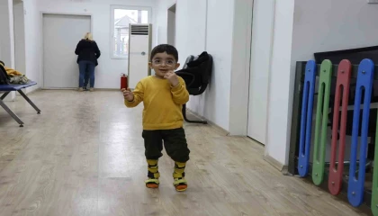 Serebral palsili Erenin ailesine umut olan ilk adımları yüzleri güldürdü