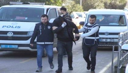 Sokak ortasında kavga eden eski çift adli kontrolle serbest kaldı