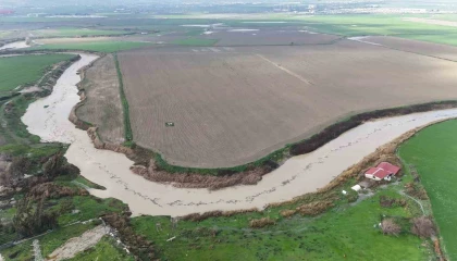 Son 65 yılın en kurak yılıyla yok olma noktasına gelen Asi Nehrinde yağışlarla birlikte debi yükseldi