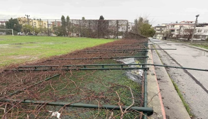 Tarsusta yağmur ve fırtına etkili oldu, seralar zarar gördü
