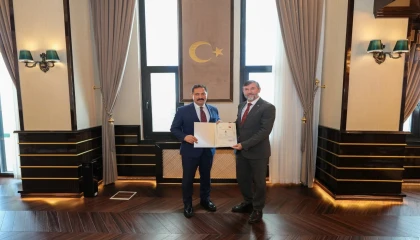 Vali Masatlı, Müftü Topçuya başarı belgesi verdi