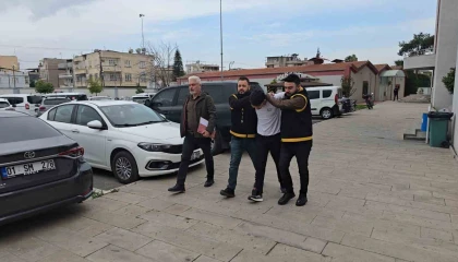 1,2 milyonluk vurgun: Altınları paylaşıp eğlendiler