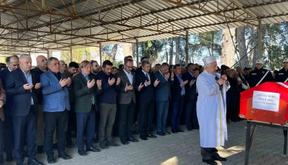 72 yaşında hayatını kaybeden emekli Vali Yardımcısı son yolculuğuna uğurlandı