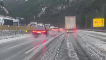 Adanada dolu ulaşımda aksamalara neden oldu