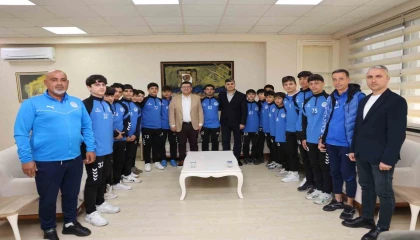 Akdeniz Belediye Spor U-14 Takımı Türkiye Şampiyonası yolunda