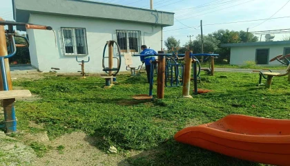 Akdenizde bahar temizliği: Parklar yaza hazırlanıyor