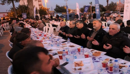 Akdenizde Ramazan bereketi iftar sofrasında paylaşıldı