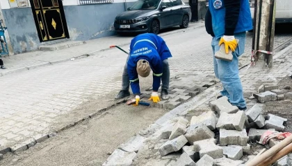 Akdenizde yol ve kaldırımlar yenileniyor