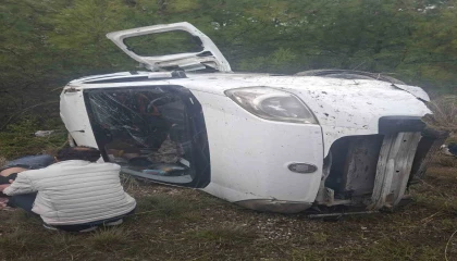 Akseki-Manavgat Karayolunda hafif ticari araç şarampole devrildi: 1i ağır 6 yaralı