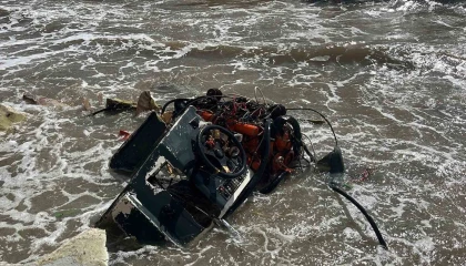 Alanyada balıkçı teknesi alabora oldu: 2 kişi yüzerek kurtuldu