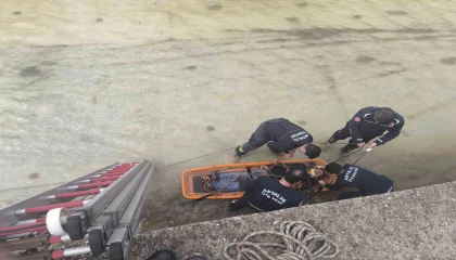Alanyada çaya düşen şahıs ekipler tarafından kurtarıldı