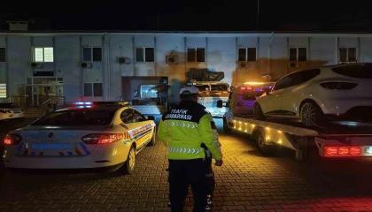 Alanyada trafiği engelleyen sürücüye 180 bin TL, cep telefonuyla oynayan şoföre 5 bin TL ceza