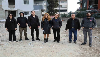 Aldıkları daireler yıllardır bitmeyen mağdurlar inşaat önünde eylem yaptı