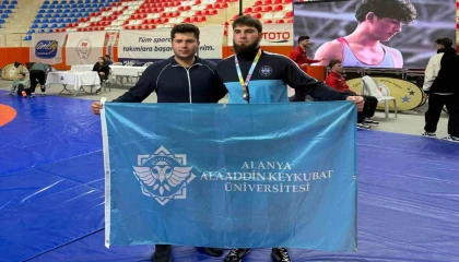 ALKÜlü öğrenci güreş şampiyonasından madalyayla döndü