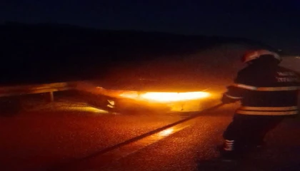 Altınözünde araç yangını