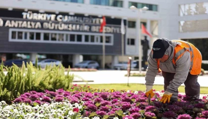 Antalya Büyükşehir Belediyesi ile şehre kadın eli değiyor