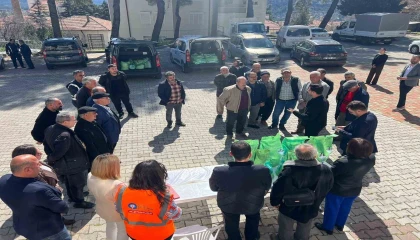 Antalya Büyükşehir Belediyesinden üreticilere bordo bulamacı desteği