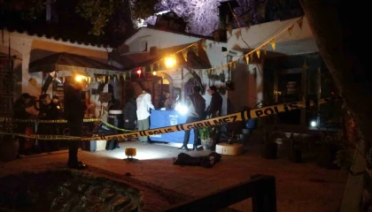 Antalyada 21 Yaşındaki genç 30 metre yükseklikten beton zemine düşerek hayatını kaybetti