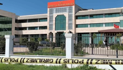 Antalyada Kaymakamlık binasında ateş açtı, kendisini odaya kilitledi