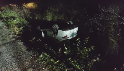 Antalyada otomobil sulama kanalına uçtu, sürücüsü kayıplara karıştı