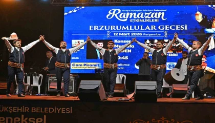 Antalyadaki Erzurumlular gecesinde türküler söylendi halaylar çekildi