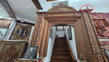 Antalyadaki halı dükkanında dekor olarak kullanılan tarihi mihrap Konyaya dönüyor