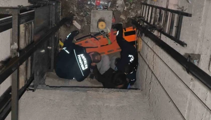 Arızalanan asansörü kontrol etmek isterken asansör boşluğuna düştü