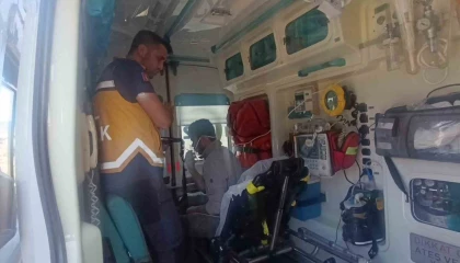 Bakım sırasında tur teknesi alev aldı dumandan etkilenen işçi hastanelik oldu