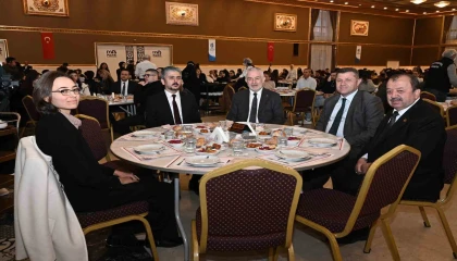 Başkan Başdeğirmen, üniversiteli gençlerle iftarda buluştu