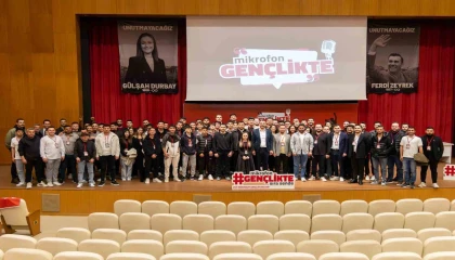 Başkan vekili Çiçek: Mikrofon Gençlikte programının ilk konuğu oldu