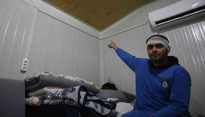 Bayram günü konteyneri delip geçen yorgun merminin kafasına isabet etmesiyle kabusu yaşadı