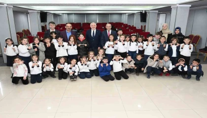 Belediye meclisinde minik misafirler yerel yönetimi yerinde öğrendi