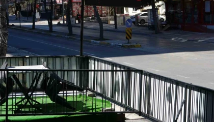 Bu kavşağa giren sürücüler kaza sonucu ya sanayiye ya da hastaneye gidiyor