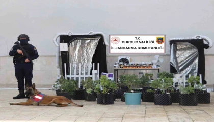Burdurda evi uyuşturucu imalathanesine çeviren şüpheli tutuklandı