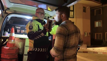 Burdurda tehlikeli araç kullandı, yakalandığında alkollü çıktı